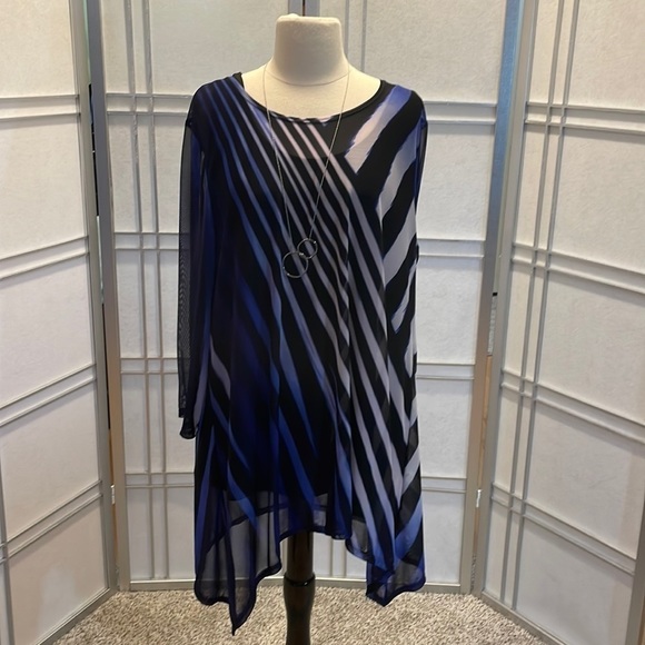 Chico's Tops - 𝅺NEW Chicos sheer tunic.  Size 3 black tank not included
